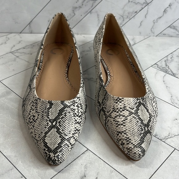 NWT Journee Collection Womens Snake Print Faux Leather SlipOn Flat Moana Shoe 9M - Picture 4 of 8